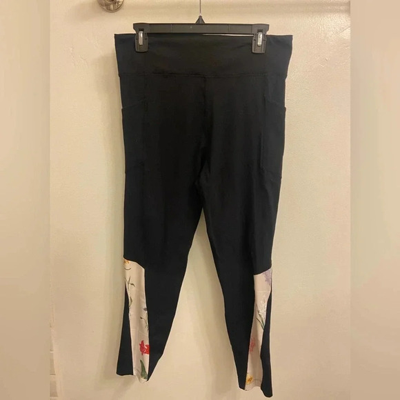 Tuckernuck Floral Leggings Black Size Large - Picture 3 of 7